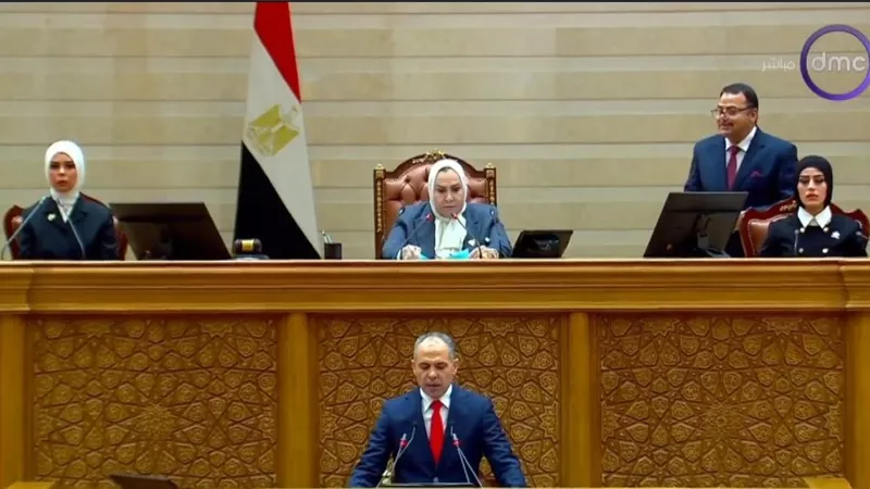 مشهد تاريخي تحت القبة.. 3 سيدات تقودن الجلسة الافتتاحية للبرلمان لأول مرة