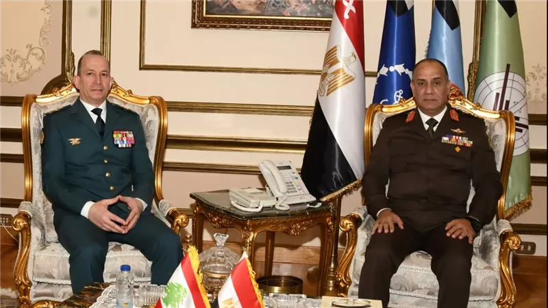 الفريق أشرف سالم زاهر القائد العام للقوات المسلحة وزير الدفاع والإنتاج الحربى يلتقى قائد الجيش اللبنانى