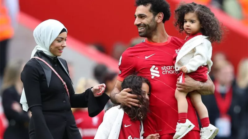 فيديو ابنتي محمد صلاح يشعل مواقع التواصل.. ورد فعل مفاجئ من الأسرة
