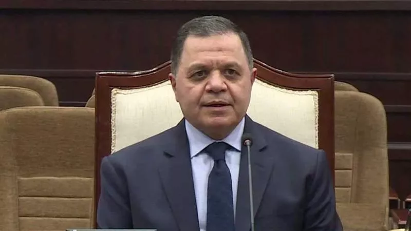 وزير الداخلية أمام الرئيس: تطبيق نظام الشباك الواحد في تراخيص المرور لإنهاء الإجراءات