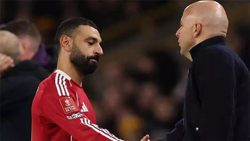سلوت يعكر أجواء محمد صلاح في ليفربول قبل صدام توتنهام بقرار مفاجئ