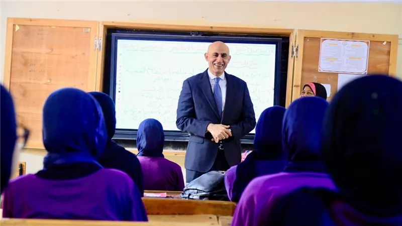 وزير التعليم يكشف أهداف تدريس البرمجة والذكاء الاصطناعي والثقافة المالية