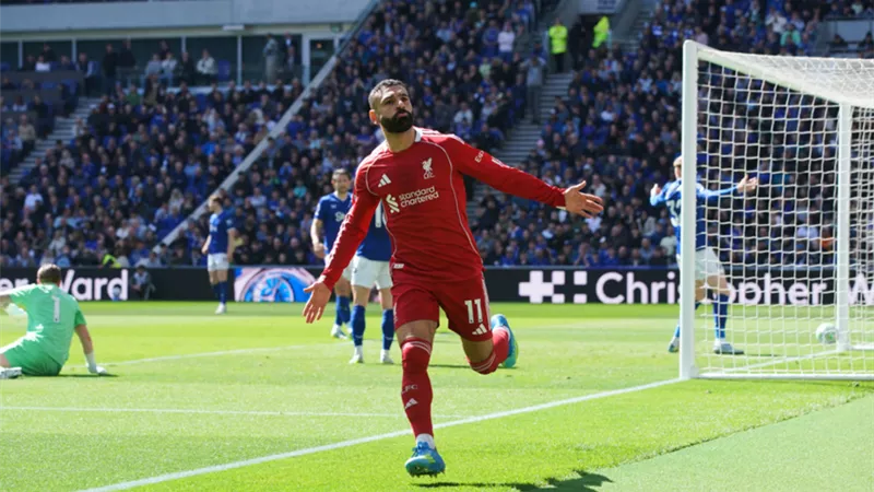 ليفربول يحق فوزا دراميا وصلاح يهز الشباك في رقصته الأخيرة بـ