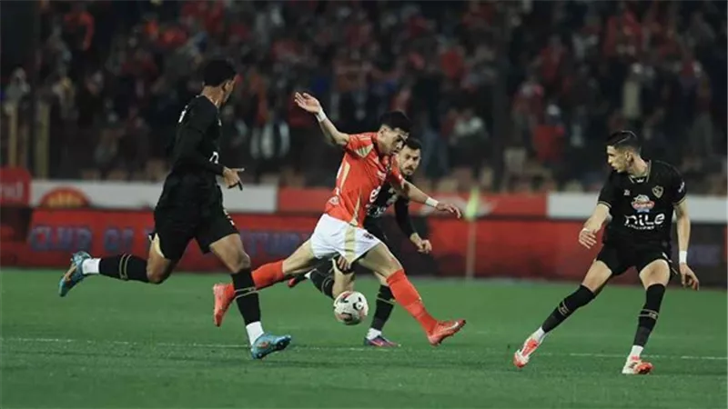 اتحاد الكرة يكشف حقيقة تعيين حكم إسباني لقمة الأهلي والزمالك