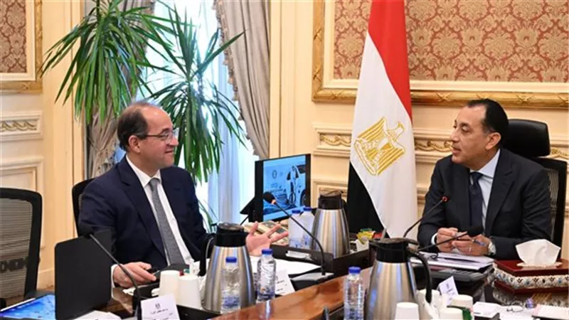 الحكومة تستعد للتعاقد على أول دفعة من السيارات الكهربائية للمسئولين الحكوميين