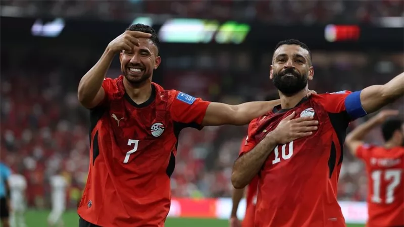 الرئيس السيسي يكرم المنتخب الوطني بعد الإنجاز التاريخي بالمونديال