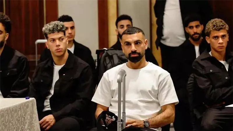 بعد انضمامه لبرشلونة واستدعائه لكأس العالم.. حمزة عبد الكريم يتخطى محمد صلاح
