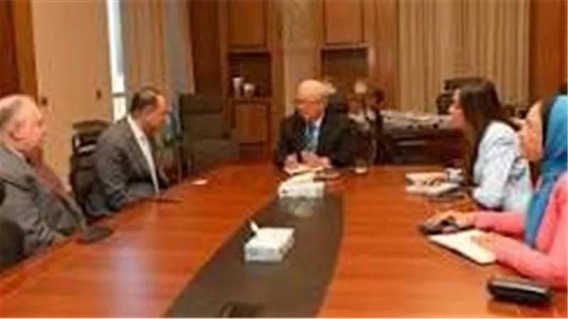 لتوسيع أعمالها في الذكاء الاصطناعي والأمن السيبراني.. نائب رئيس الوزراء يبحث خطط توسع 