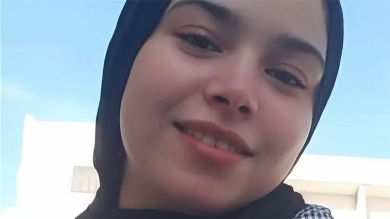 بعد 6 أشهر من الواقعة.. إحالة المتهم بقتل ابنته سارة حمدي جوعًا إلى جنايات قنا