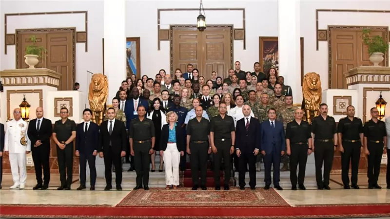  بالتعاون مع المنظمة الدولية للهجرة وبدعم من الاتحاد الأوروبى ..القوات المسلحة تحتفل بتخريج الدورة التدريبية الدولية الثانية 