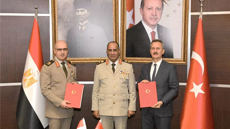 “وزير الدفاع “ يعود إلى أرض الوطن بعد إنتهاء زيارته الرسمية لجمهورية تركيا