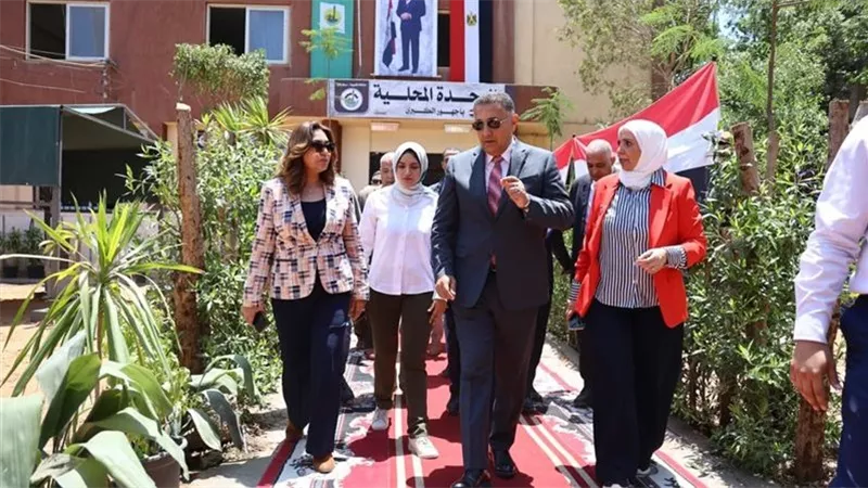 وزيرة التنمية المحلية ومحافظ القليوبية يفتتحان مركزًا تكنولوجيًا جديدًا لخدمة أهالي طوخ بكفاءة