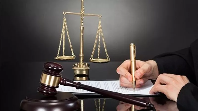 بزعم تنفيذ أحكام لصالح طليقته.. السجن 5 سنوات لمحامٍ خطف رجل أعمال خليجي