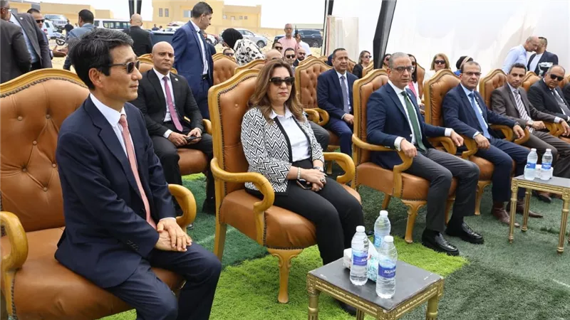 وزيرة التنمية المحلية ومحافظ الجيزة وسفير كوريا الجنوبية يفتتحون مشروع نموذج محاكاة في إدارة منظومة المخلفات الصلبة