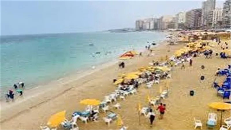 اضطراب الملاحة وارتفاع الأمواج.. الأرصاد تحذر المصطافين على الشواطئ الشمالية