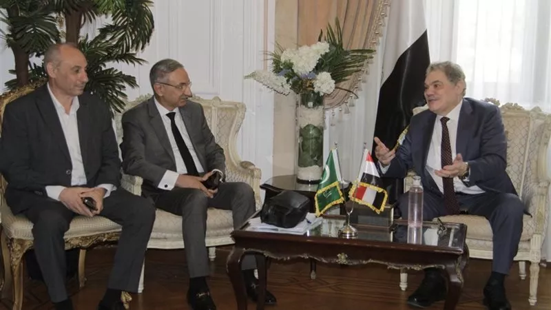 مسؤول بالوفد يضع روشتة إنقاذ الاقتصاد: الإنتاج ومكافحة الفساد ومواجهة الزيادة السكانية