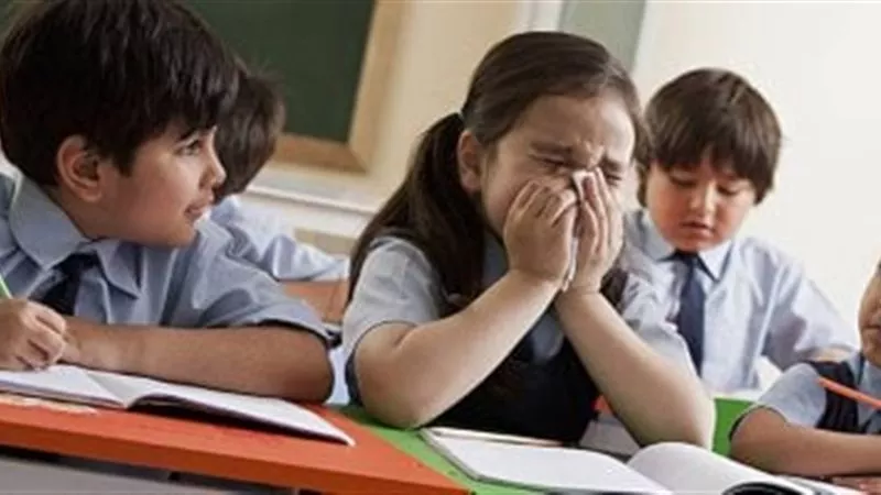 الشتاء وعودة المدارس يرفعان فرص العدوى.. كيف تحمي أطفالك من الإنفلونزا؟