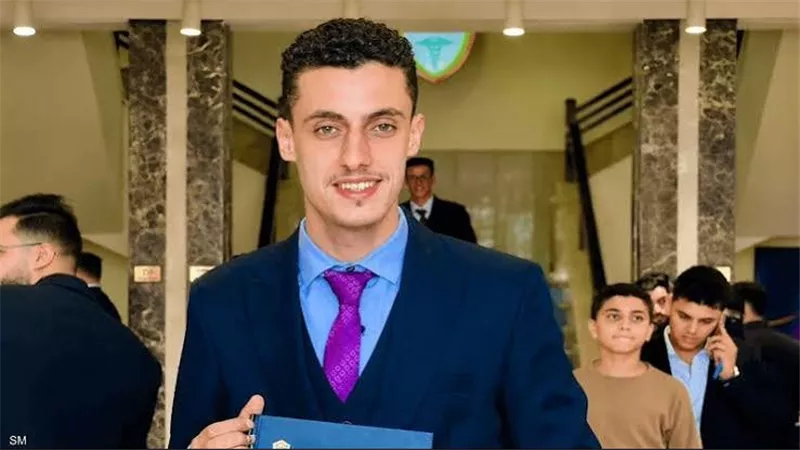 مأساة بكفر الشيخ.. حادث سير يُنهي حياة عريس بعد أسابيع من زفافه وشيعه أهالي قريته بنعش مفرش بزينة الفرح