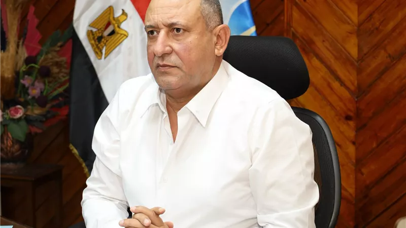 اللواء أركان حرب المهندس محمد عبدالفتاح.. قيادة ميدانية تعمل ليل نهار لخدمة المواطنين بالغربية