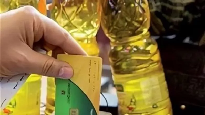السكر بـ25 جنيهًا والزيت بـ 50.. قائمة أسعار السلع المخفضة بمنافذ التموين