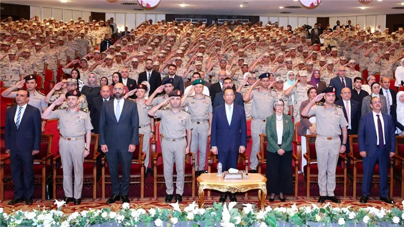 القوات المسلحة  ووزارة الإتصالات ينظمان مراسم حفل تخرج دورة برنامج التدريب الإحترافى لعدد من المجندين من معهد تكنولوجيا المعلومات (ITI)