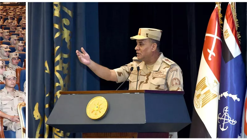  وزير الدفاع والإنتاج الحربى يلتقى بكوادر وأطقم التمريض العسكرى بالقوات المسلحة
