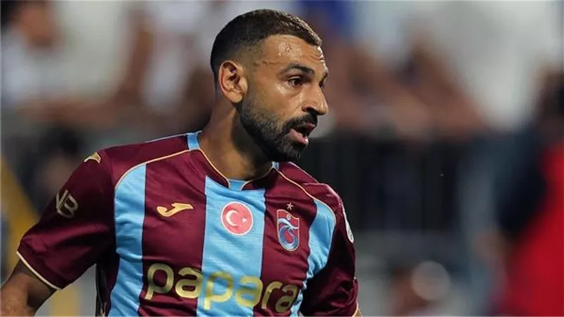 بعد التعادل أمام أنجولا.. محمد صلاح يغادر معسكر منتخب مصر قبل مواجهة جنوب السودان