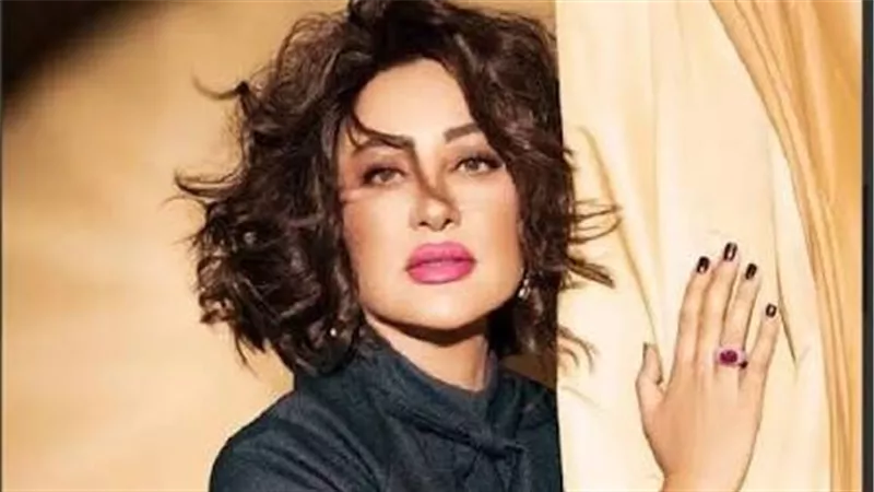 الفنانة لطيفة تُشيد بالتعاون مع المخرج أكرم فاروق وتتعهد بمفاجآت فنية قريبة