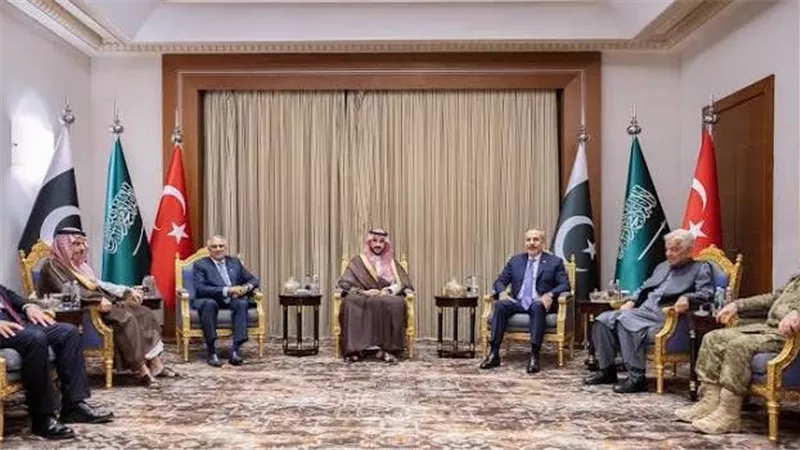 وزير الدفاع السعودي يعلن الردع الجماعي لـ«حلف مكة» لمواجهة الاعتداءات على المشاعر المقدسة