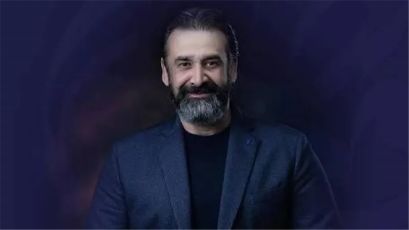 كريم عبد العزيز ينفي تشابه «مطلوب عائلياً» مع «حرامية في تايلاند» بالتزامن مع انطلاق عرضه