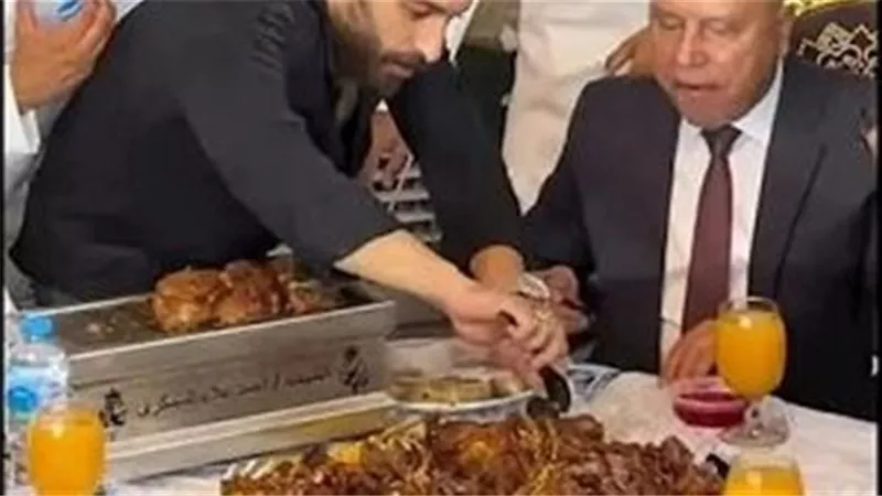يجب احترام خصوصية الضيف.. نائب يكشف ملابسات تصوير كامل الوزير في حفل زفاف
