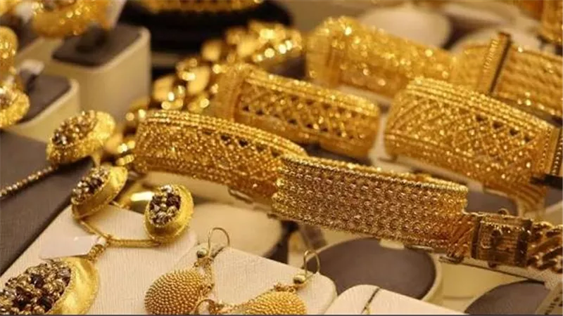 استقرار المحلي وتراجع العالمي.. أسعار الذهب في مصر تسجل 7242 جنيها لعيار 24