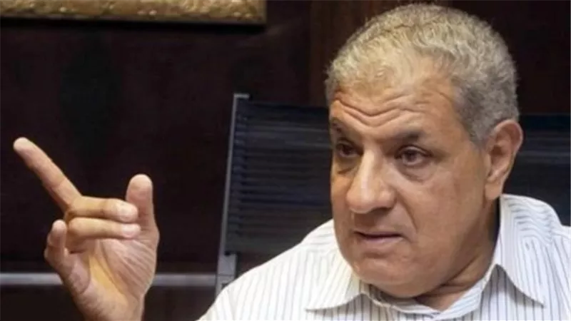 بلاغ يتهم محلب ووزير النقل السابق بالفساد المالي 