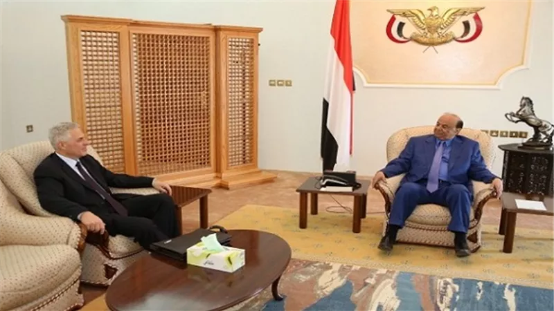 هادى يستقبل السفير الروسى لدى اليمن
