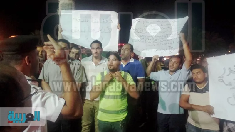 بالصور.. متضرِّرو الإسكان ببورسعيد ينظمون وقفة أمام مؤتمر المحامين