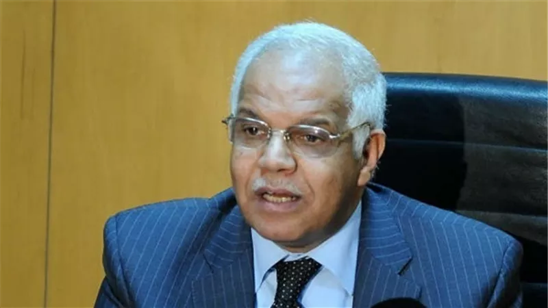 محافظ القاهرة: التركيز على توريد واستلام سيارات حديثة صديقة للبيئة