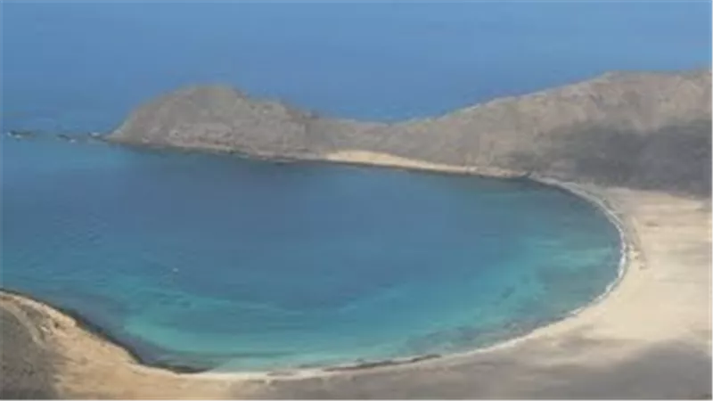 بالفيديو.. التحالف العربي تفرض سيطرتها على مضيق باب المندب
