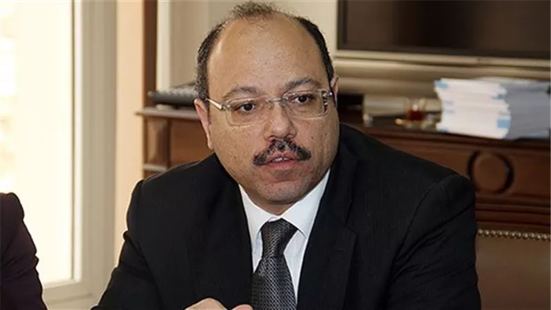 وزير المالية يتفقد عمل مأمورتي الجمارك بالمطار وقرية البضائع
