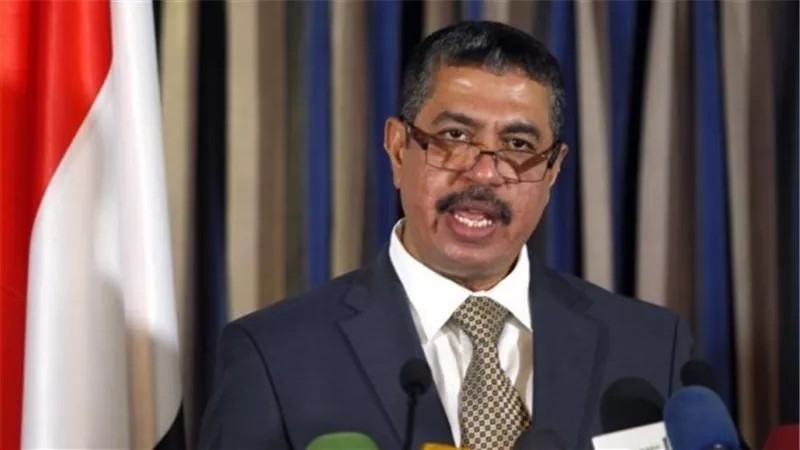 رئيس الحكومة اليمني يبحث مع سفير الإمارات إعادة إعمار البنية التحتية